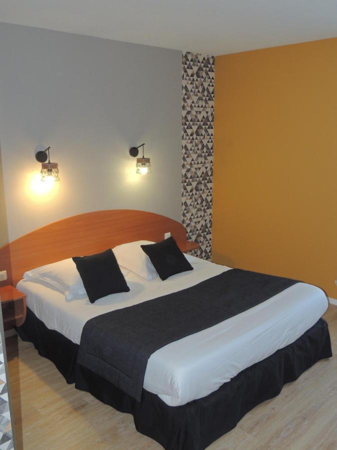 Logis Hotel Les 3 Marchands Bressuire Ngoại thất bức ảnh