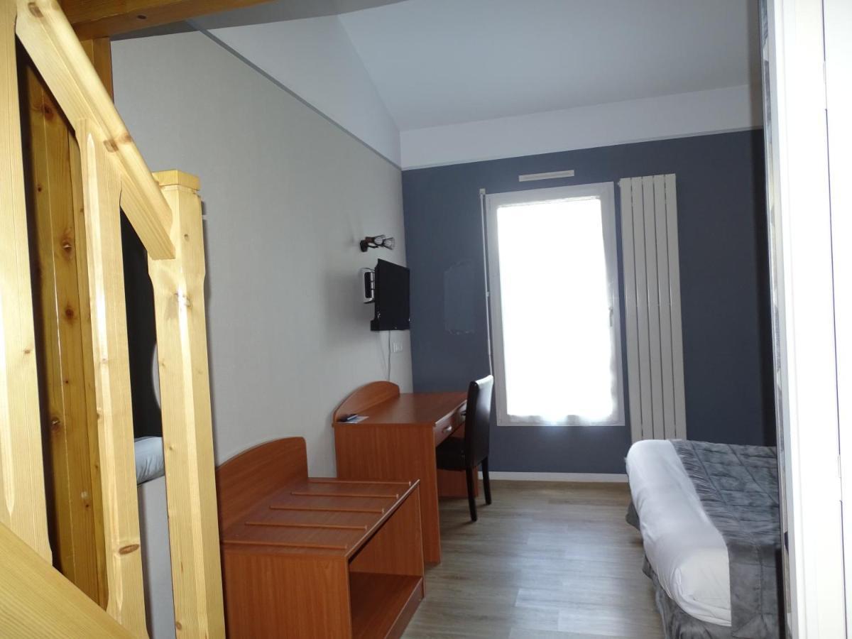 Logis Hotel Les 3 Marchands Bressuire Ngoại thất bức ảnh