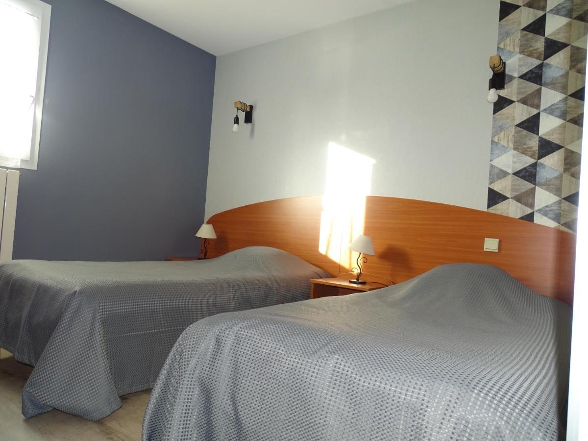 Logis Hotel Les 3 Marchands Bressuire Ngoại thất bức ảnh